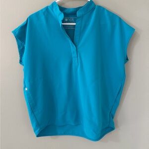 FIGS Rafaela Oversized Scrub Top. Size small